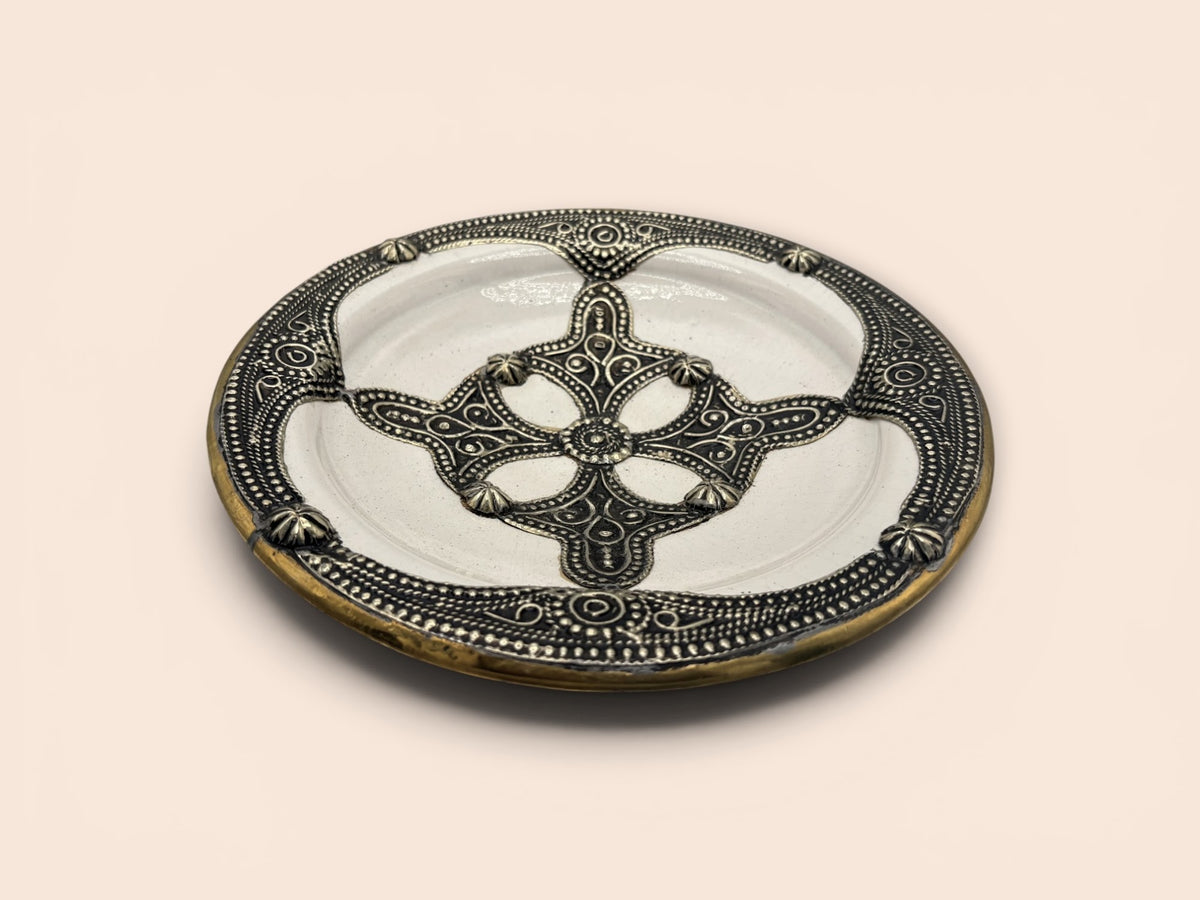 Plat filigrane blanc