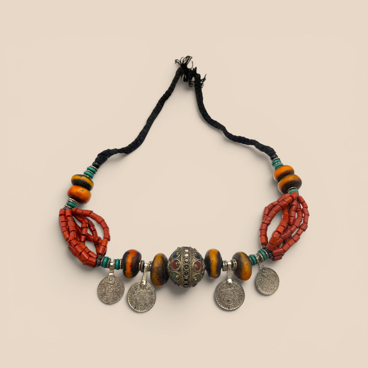 Collier corail ambre pièces cordon