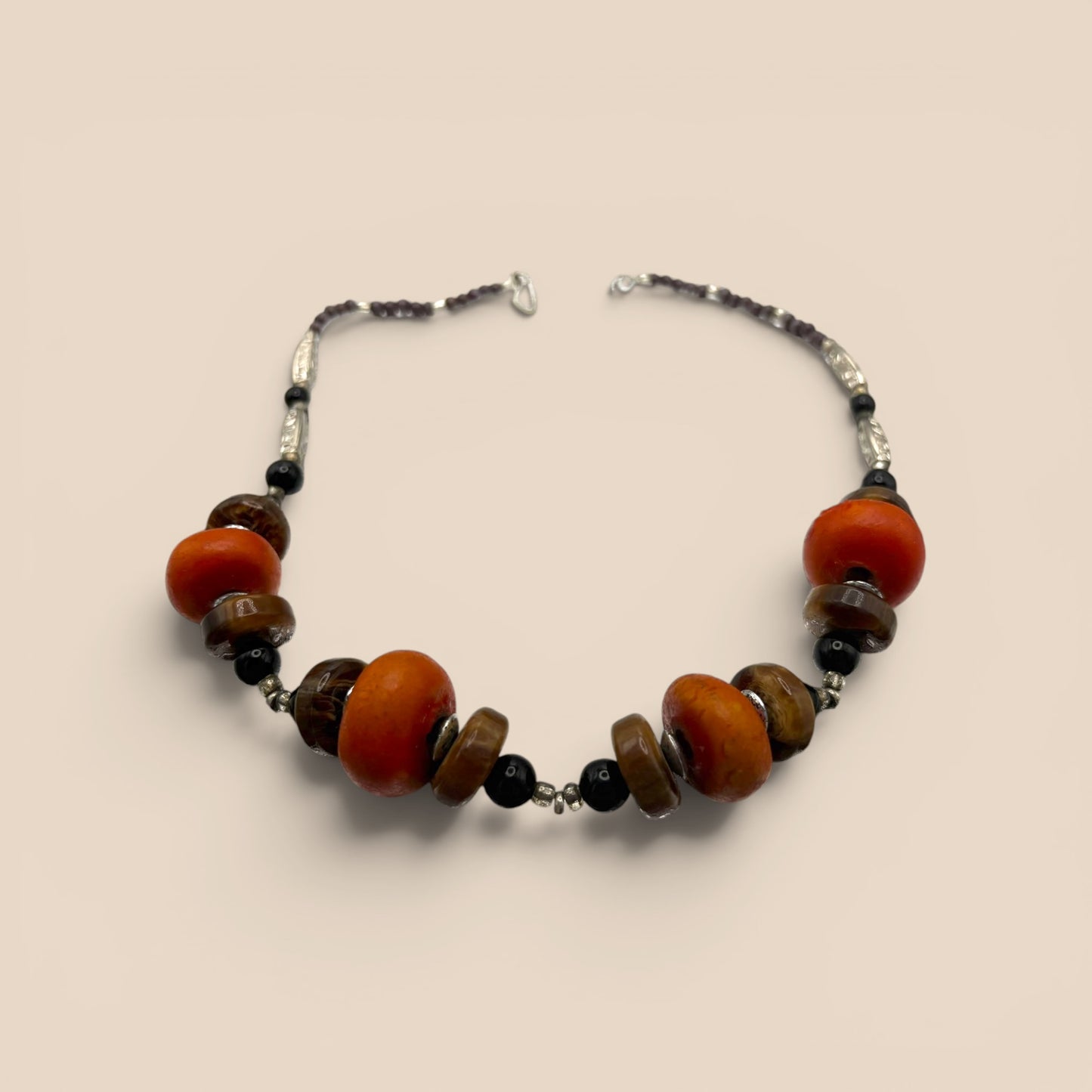 Collier perles ambre brun noir