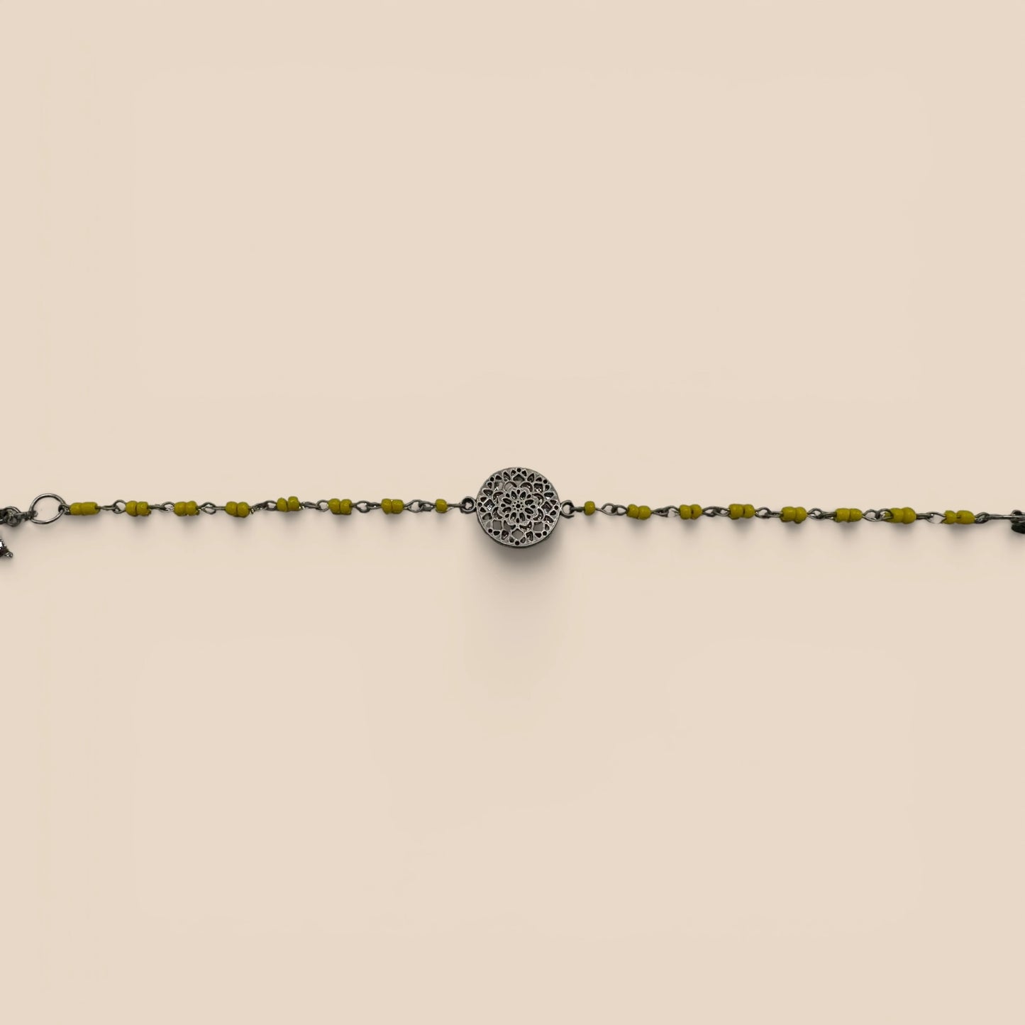 Bracelet perles olive médaillon