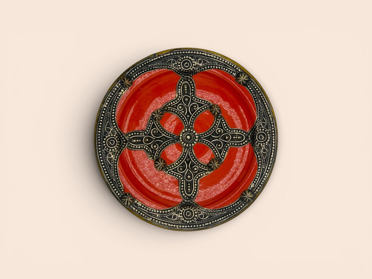 Plat filigrane rouge
