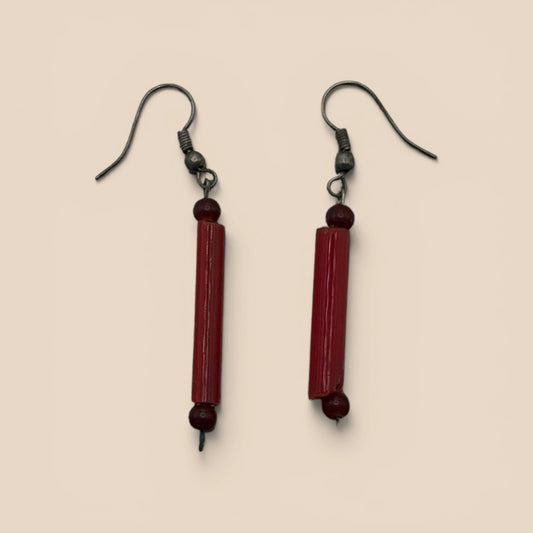 Boucles d'oreilles barres cinabre rouge