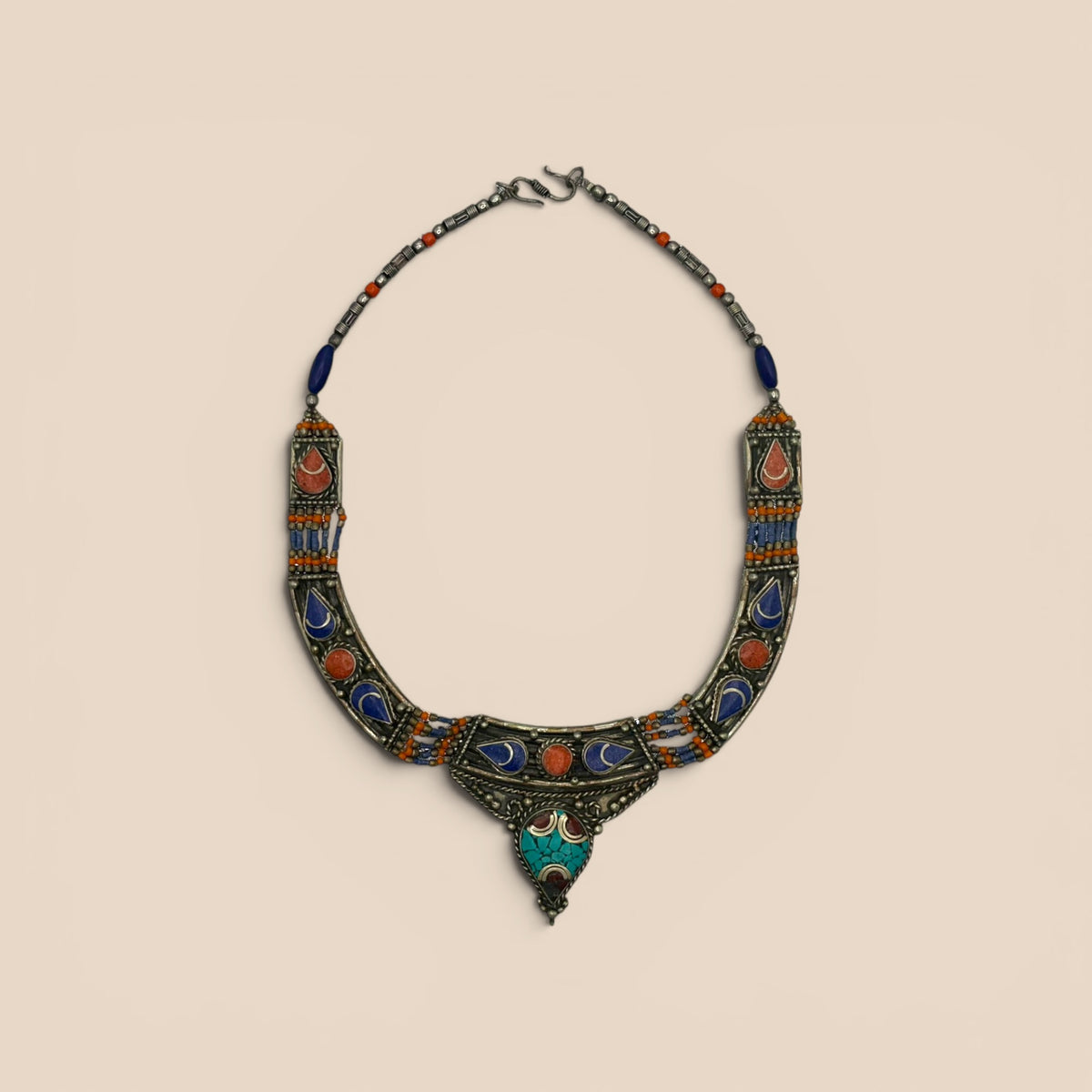 Collier plastron corail lapis turquoise goutte