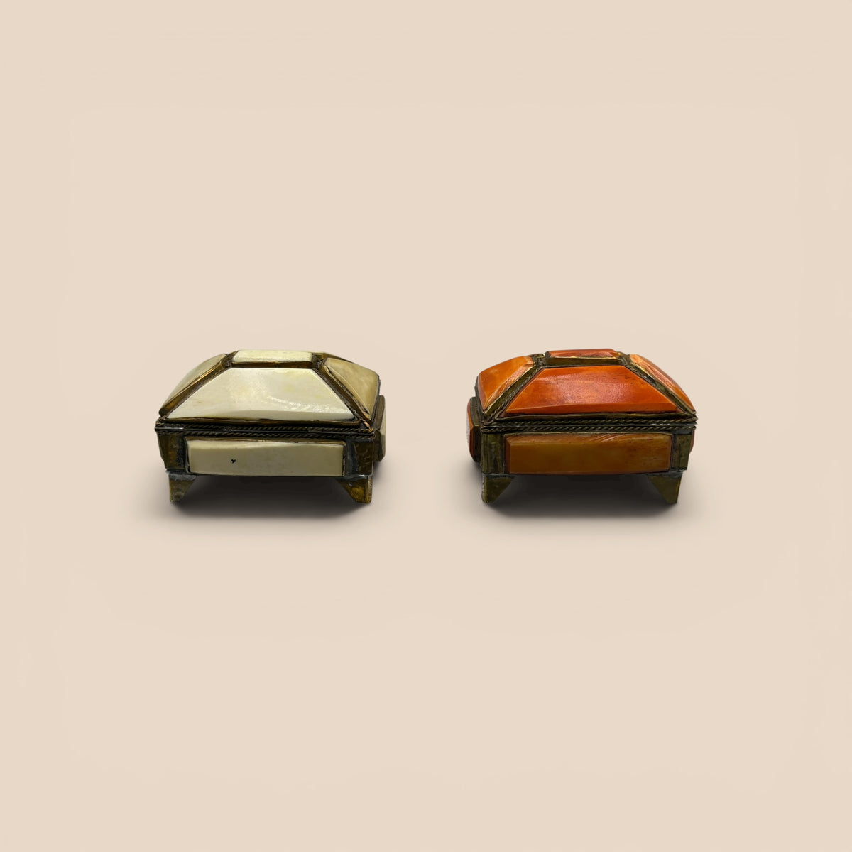 Petites boîtes nacre résine blanc et orange