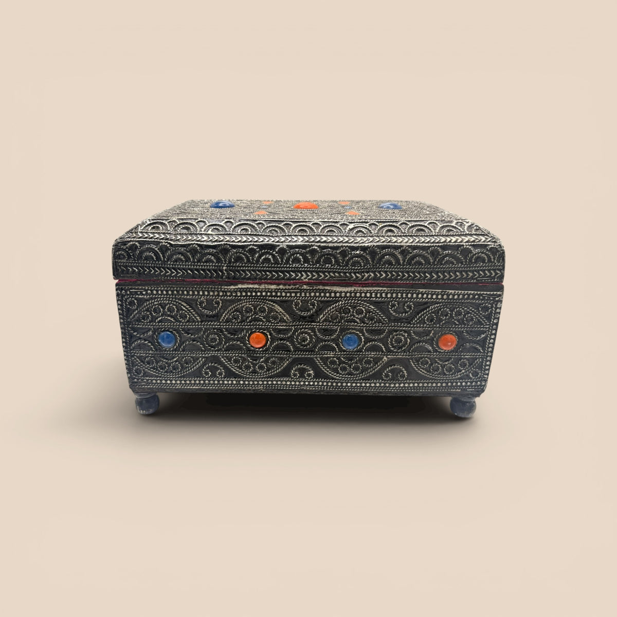 Boîte rectangulaire argenté à pierres