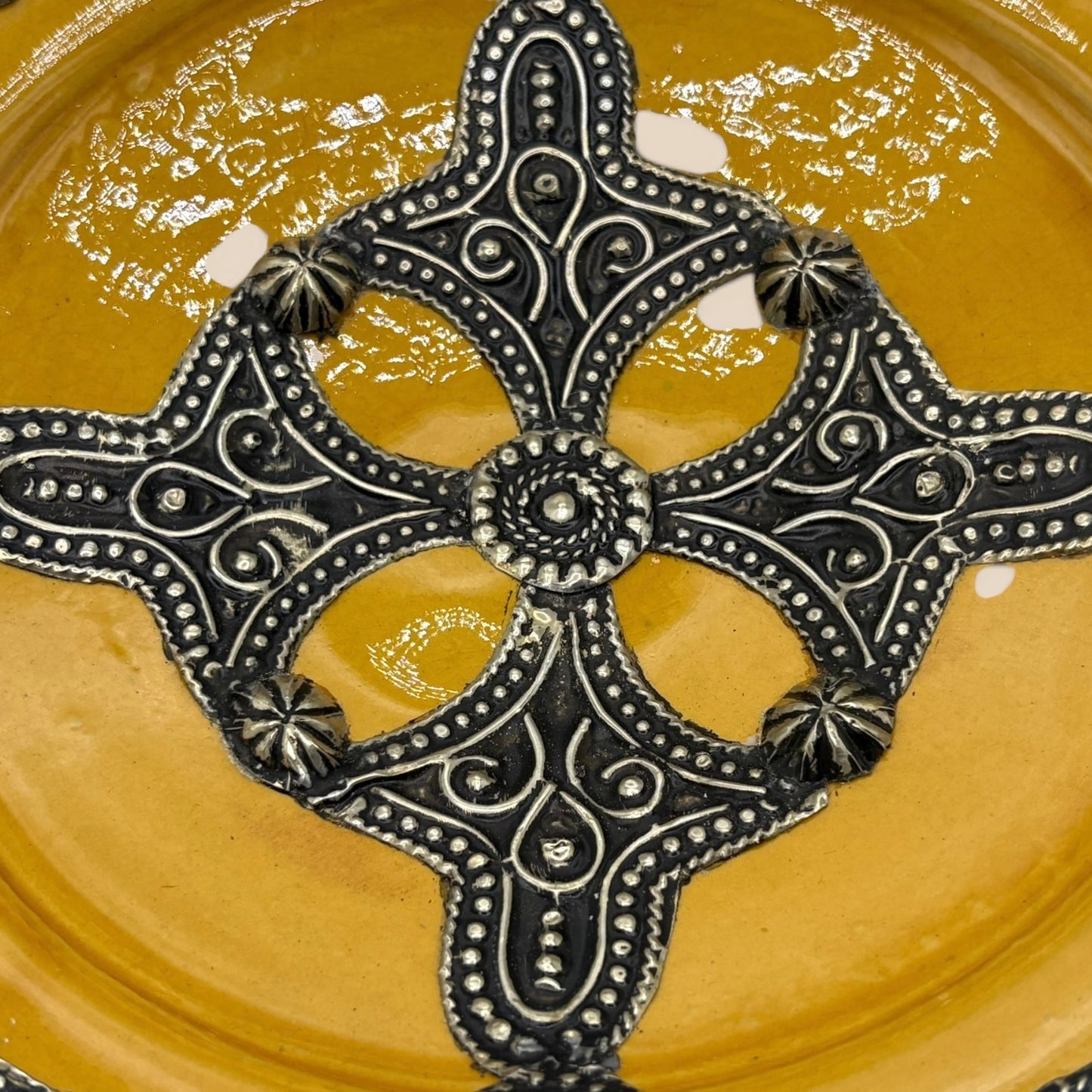 Plat filigrane jaune