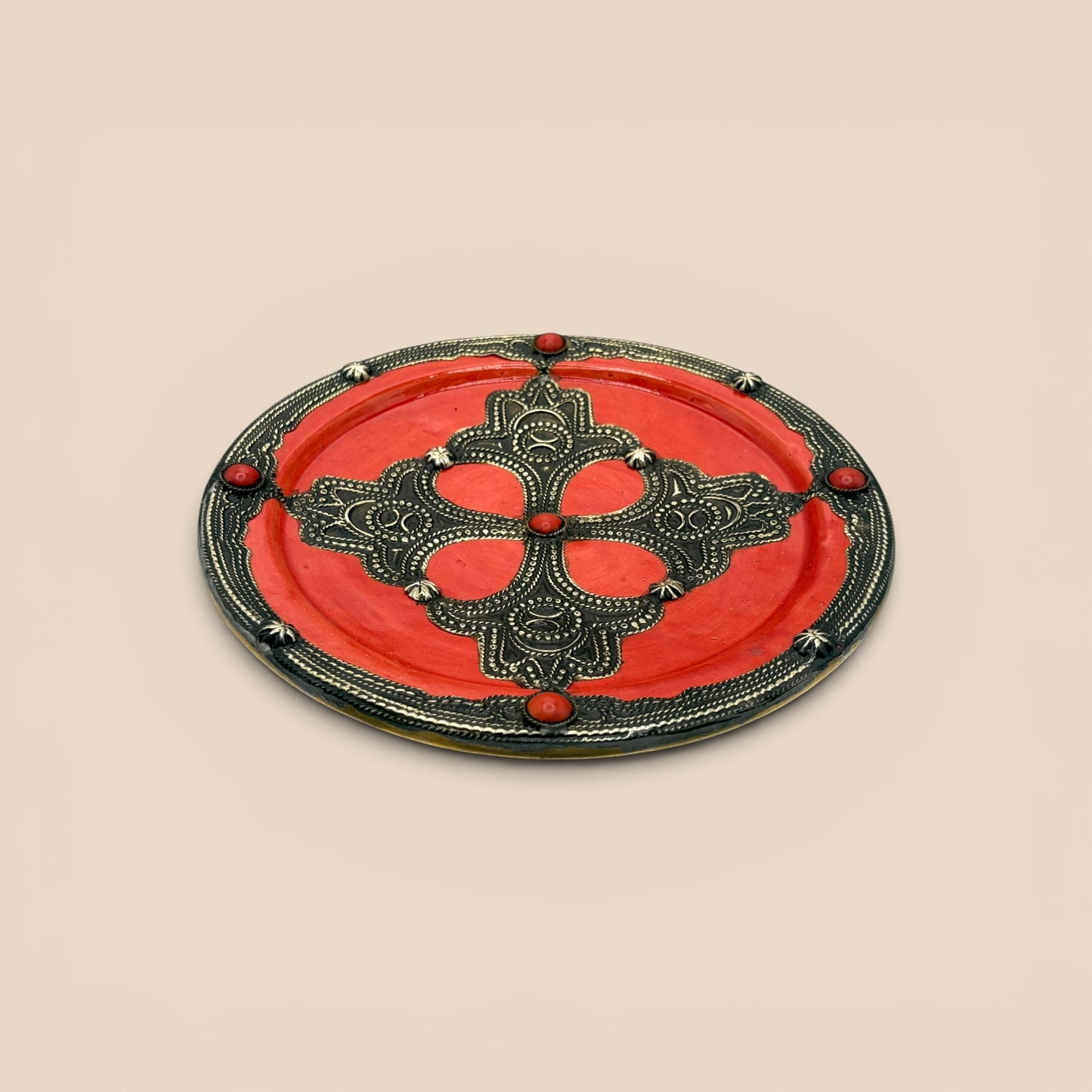 Plat filigrane rouge