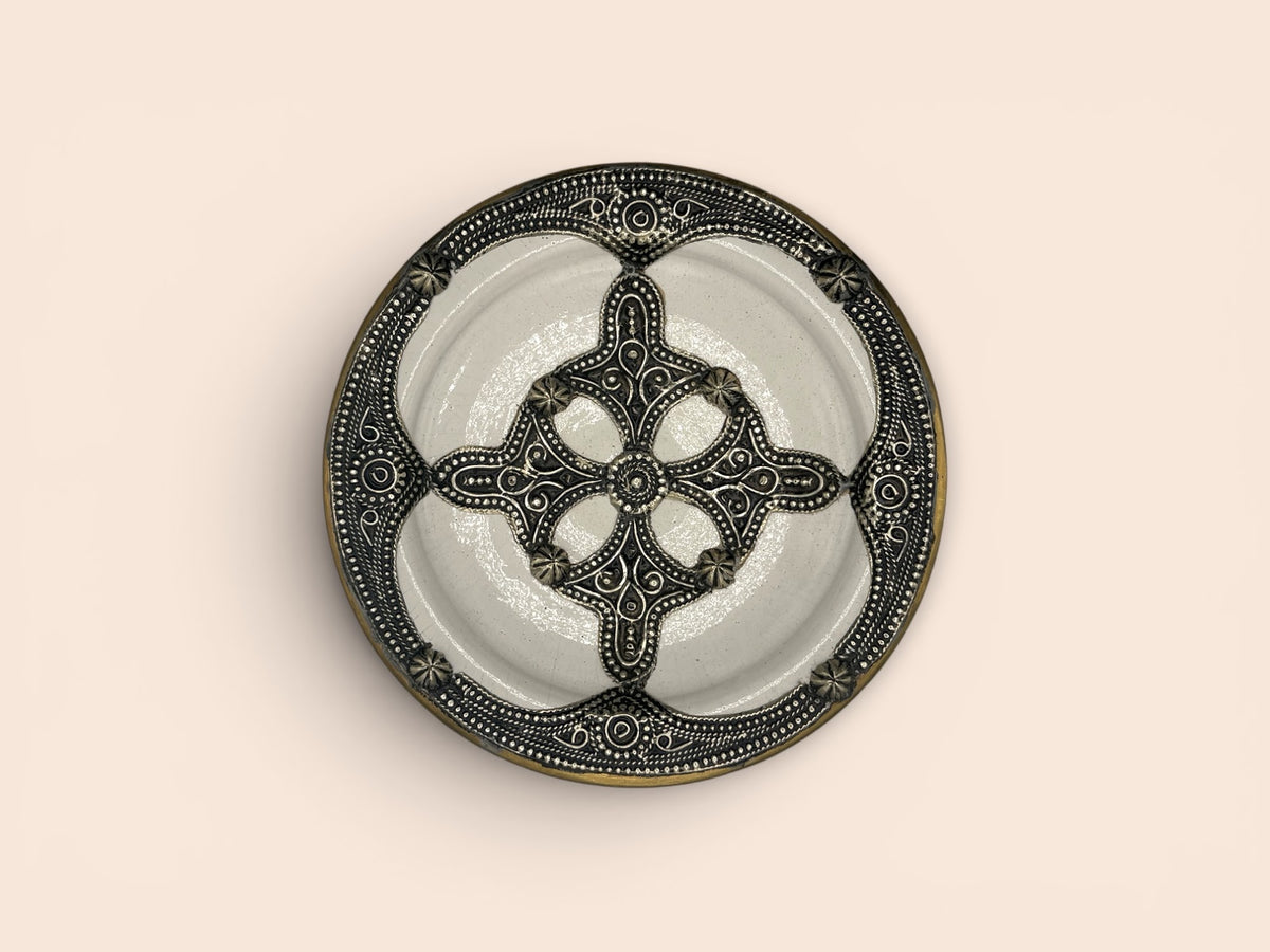 Plat filigrane blanc
