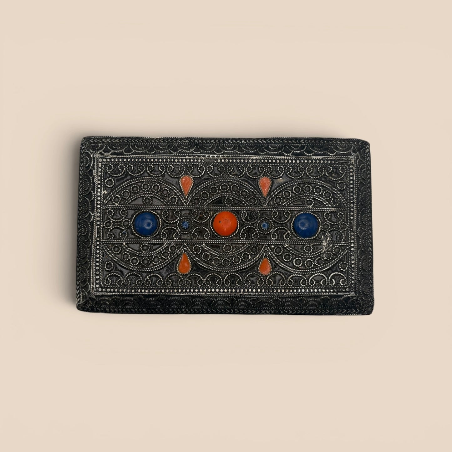 Boîte rectangulaire argenté à pierres