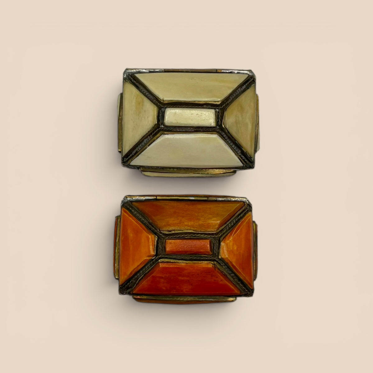 Petites boîtes nacre résine blanc et orange