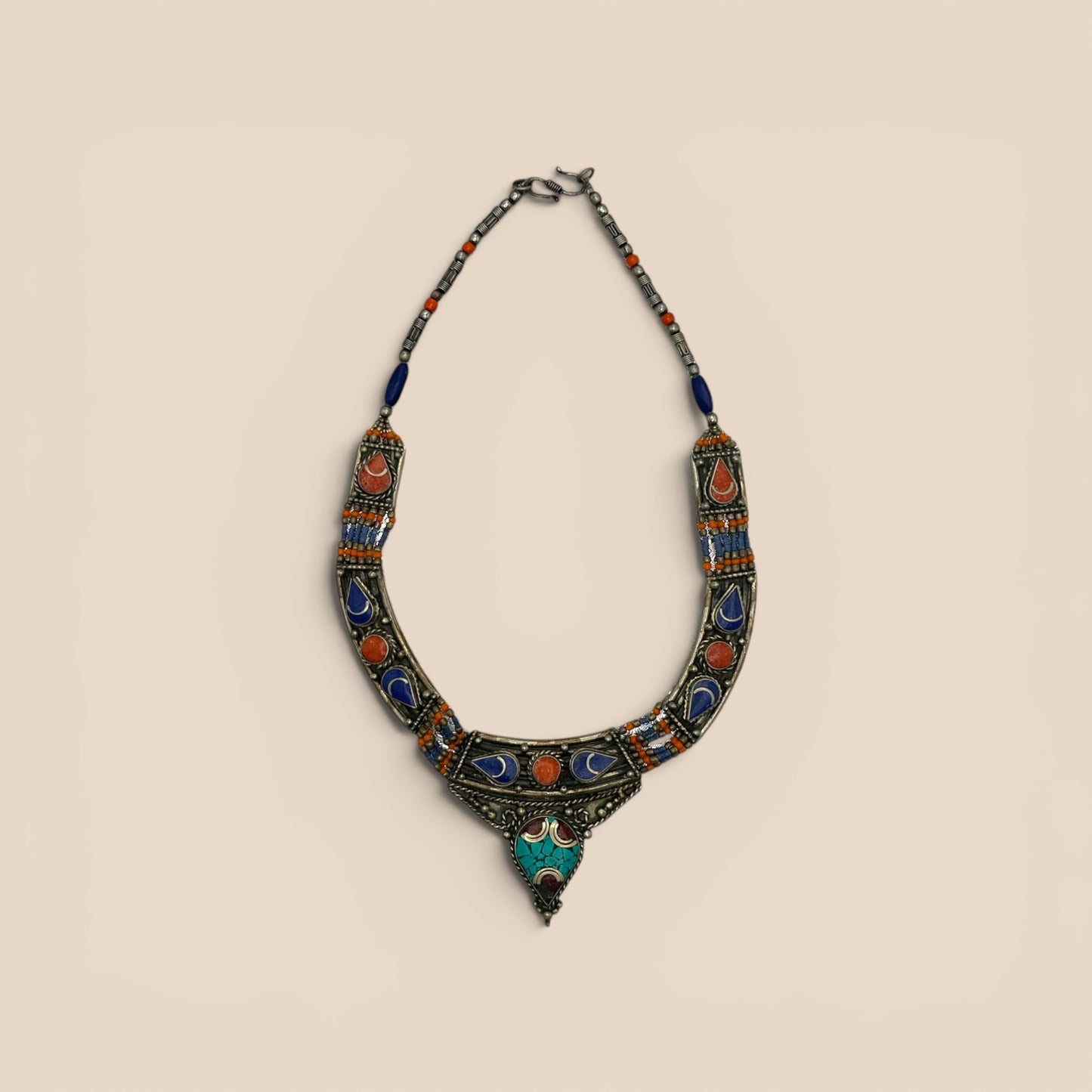 Collier plastron corail lapis turquoise goutte