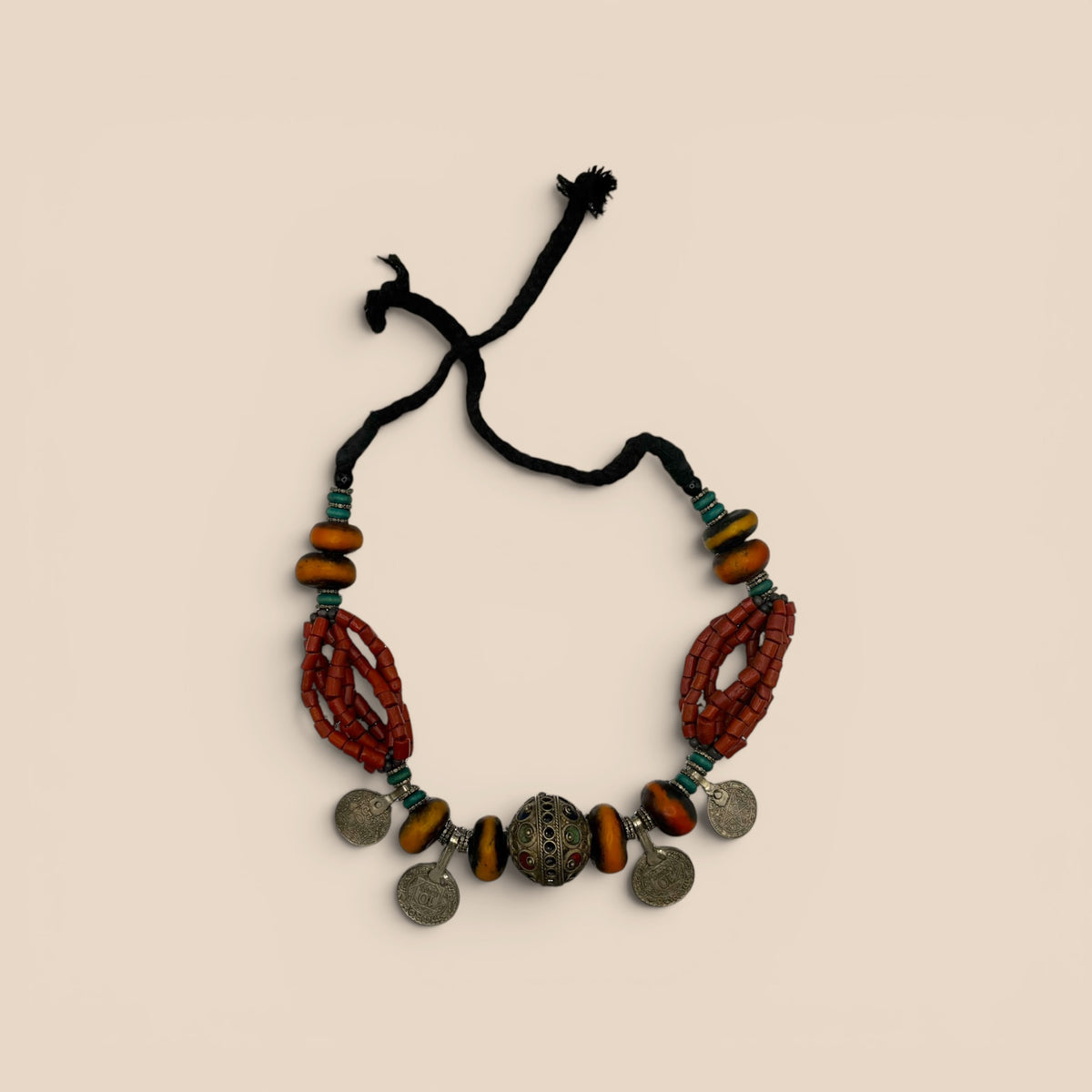 Collier corail ambre pièces cordon
