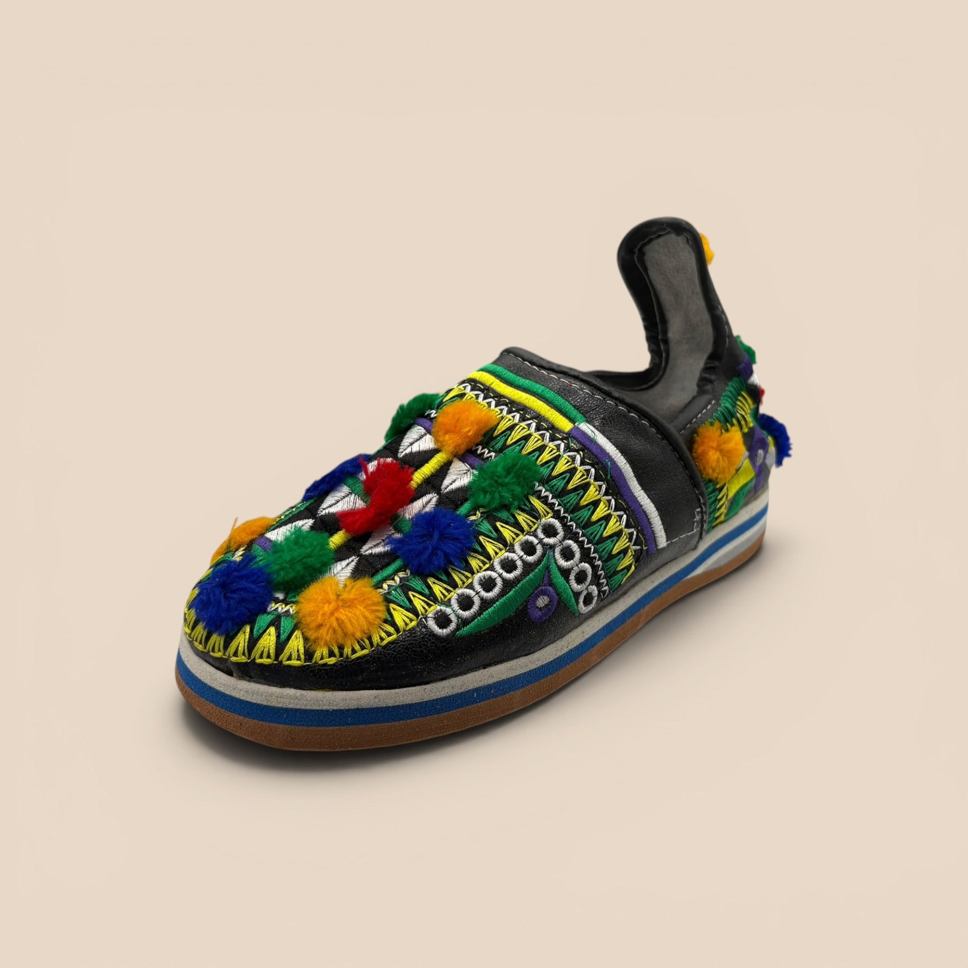 Babouches marocaines en cuir cousu main, artisanat éthique — Tssayno