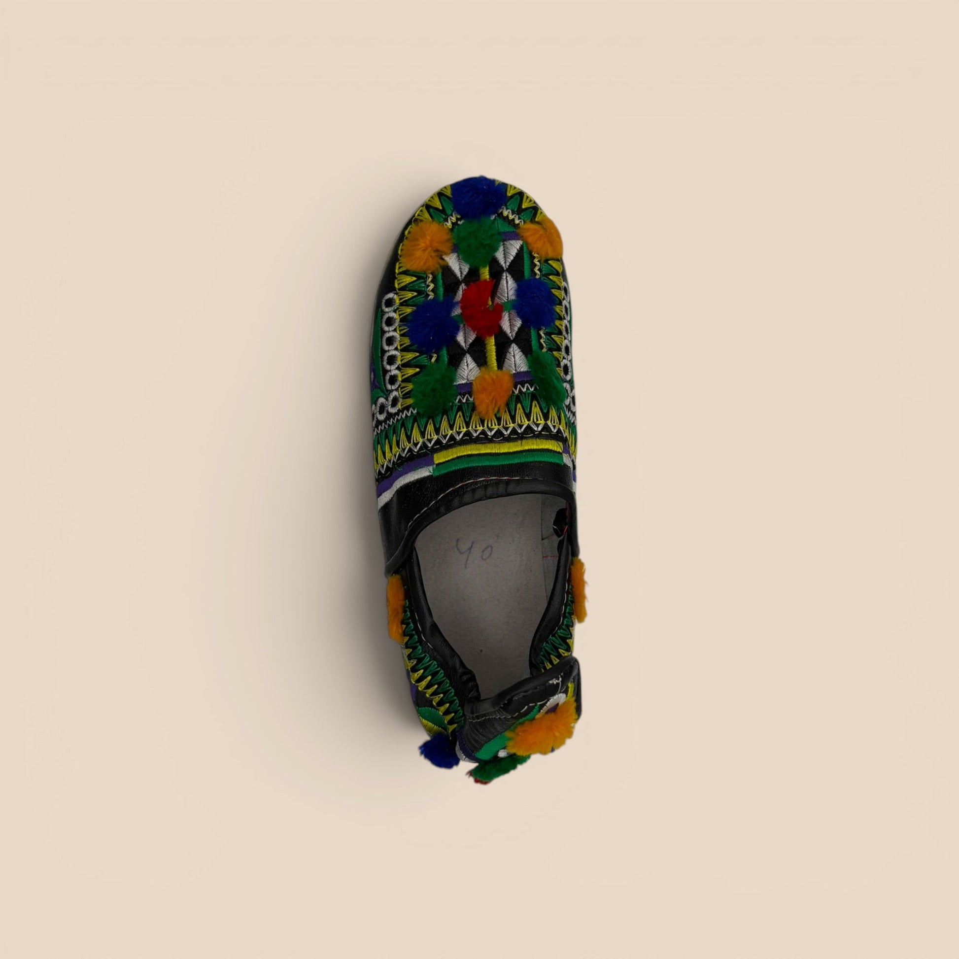 Babouches marocaines en cuir cousu main, artisanat éthique — Tssayno