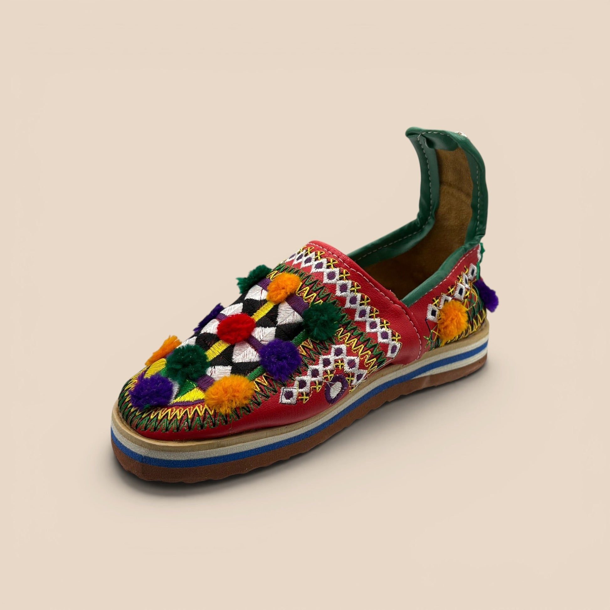 Babouches marocaines en cuir cousu main, artisanat éthique — Tssayno