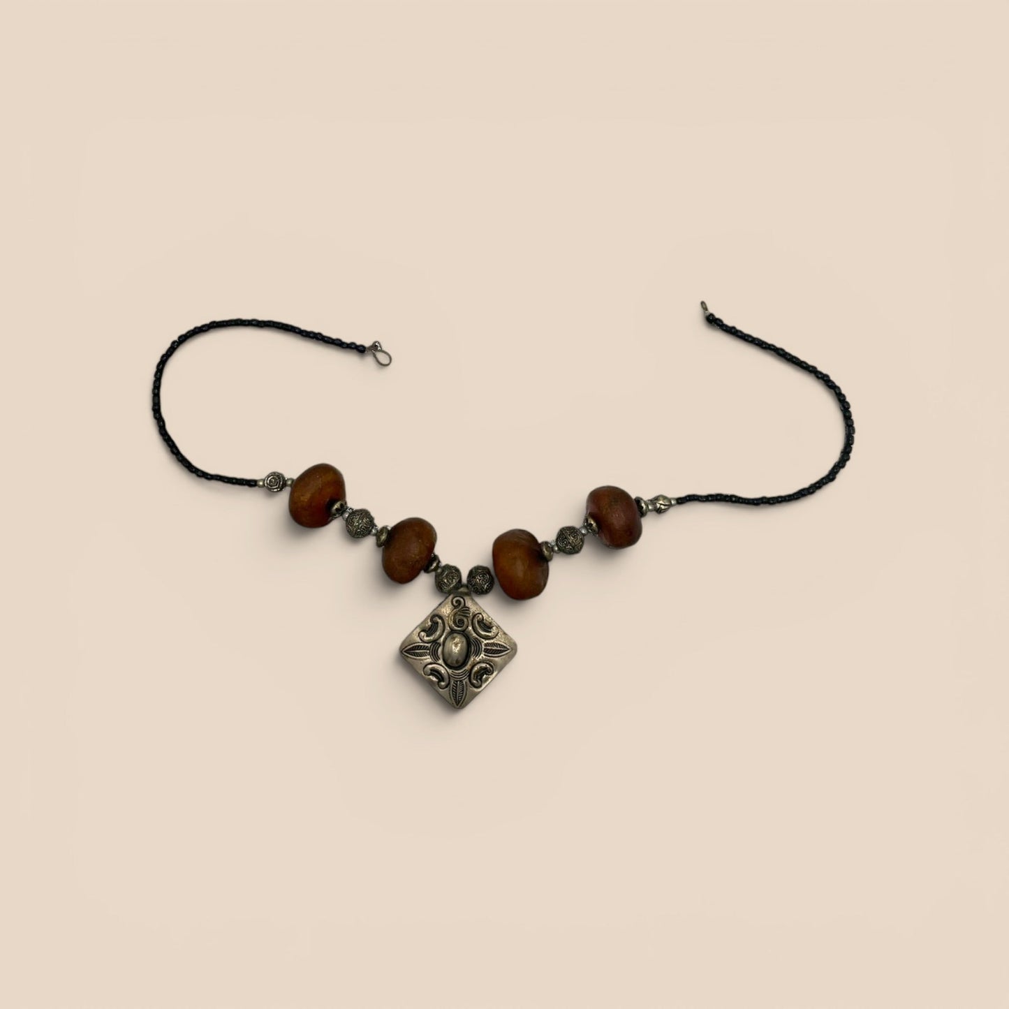 Bijou artisanal marocain fait main, inspiration berbère — Tssayno