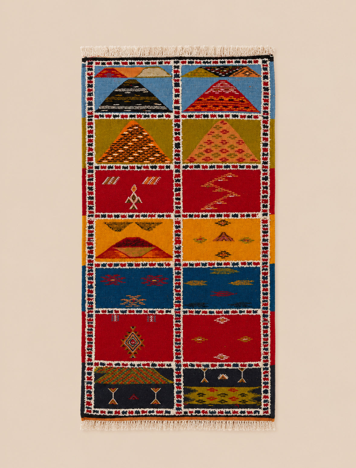 Tapis berbère marocain en laine, tissé main dans l'Atlas — Tssayno