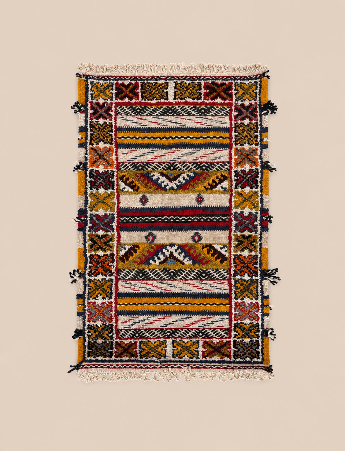 Tapis berbère marocain en laine, tissé main dans l'Atlas — Tssayno